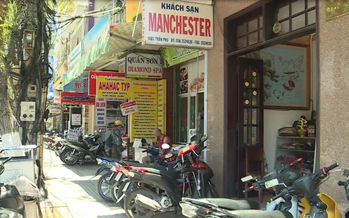 Khánh Hòa tăng cường chấn chỉnh tình trạng loạn biển hiệu tiếng nước ngoài