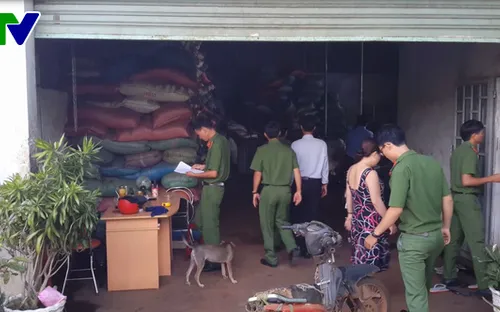 Vụ vỏ cà phê trộn sỏi và nhuộm  bột pin tại Đắk Nông: Công an đã thu giữ 3 tấn hàng hóa
