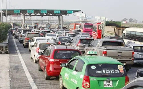 Tổng cục Đường bộ yêu cầu mở barie khi ùn tắc tại Trạm thu phí BOT trong dịp 30/4 -1/5