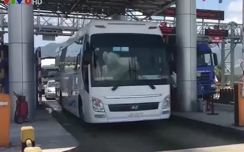 Ách tắc giao thông tại trạm BOT Ninh Lộc, Khánh Hòa