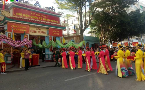 Khánh Hòa: Hàng ngàn người dân và du khách hành hương về đền thờ vọng các vua Hùng