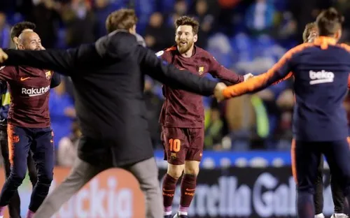 Kết quả bóng đá sáng 30/4: Barcelona đăng quang chức vô địch, Man Utd thắng kịch tính Arsenal