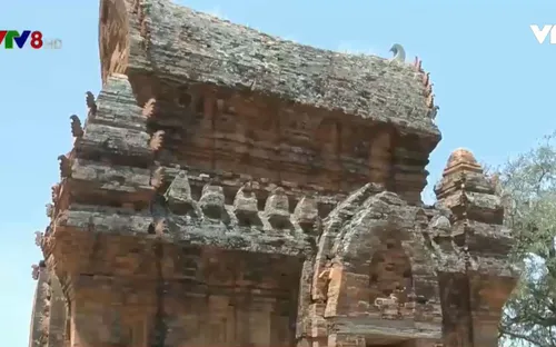 Tháp Po Klong Garai- nơi du khách dừng chân dịp nghỉ lễ