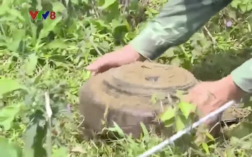 Khắc phục hậu quả bom mìn sau chiến tranh