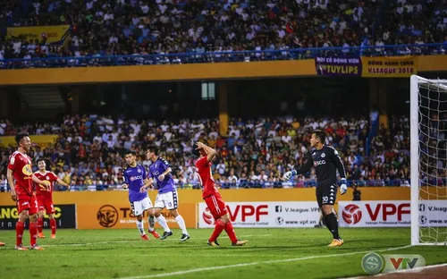 ẢNH: CLB HAGL thua đậm CLB Hà Nội trên sân Hàng Đẫy