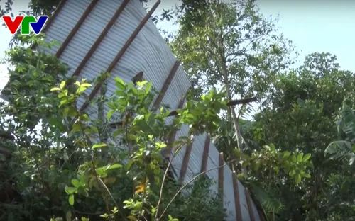 Quảng Nam: Lốc xoáy khiến nhiều nhà dân bị tốc mái