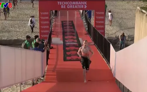 Hơn 1.600 vận động viên từ 56 quốc gia tranh tài thi ba môn phối hợp Ironman tại Đà Nẵng
