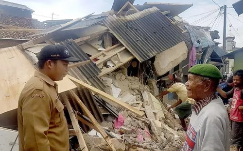 Động đất mạnh 6,1 độ Richter rung chuyển miền Đông Indonesia