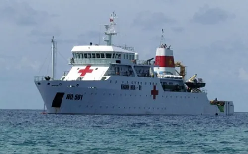 Tàu bệnh viện HQ561 – Điểm tựa cho ngư dân, chiến sỹ yên tâm bám biển