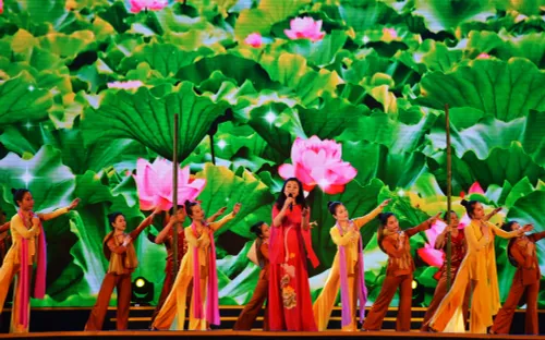 Nghệ An: Khai mạc Lễ hội Làng Sen 2018