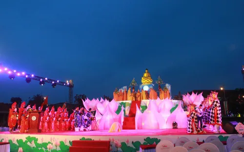 Festival Huế 2018: Trang nghiêm chương trình nghệ thuật "Tỏa sáng niềm tin"