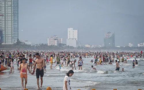 Đà Nẵng: Cảnh giác, ngăn chặn trộm cắp mùa du lịch biển