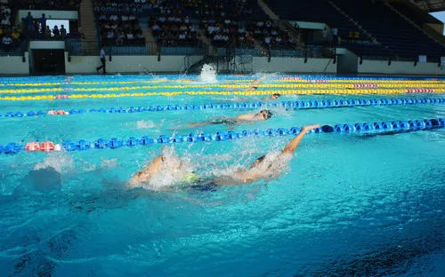 Đà Nẵng khai thác tối đa công suất bể bơi dạy kỹ năng bơi cho trẻ