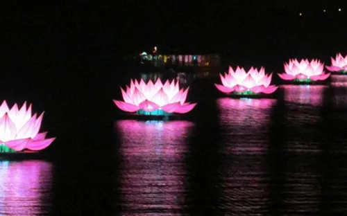 Đại lễ Phật Đản Phật lịch 2562: Thắp sáng 7 đài sen trên sông Hương