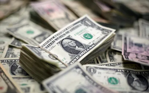 Việc Mỹ trừng phạt Iran có thể đe dọa vị thế của đồng USD