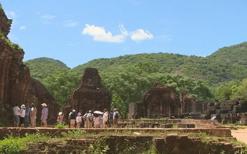 Quảng Nam: Du khách tham quan di sản thế giới Mỹ Sơn tăng đột biến
