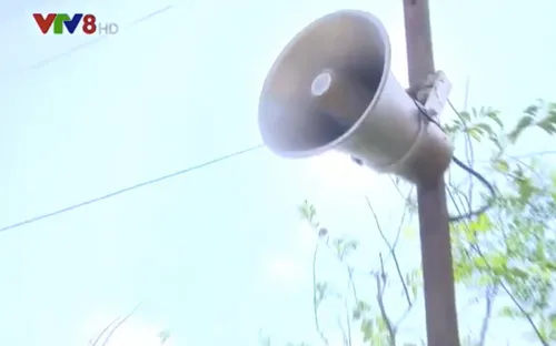 Người đưa tin tại đường ngang dân sinh