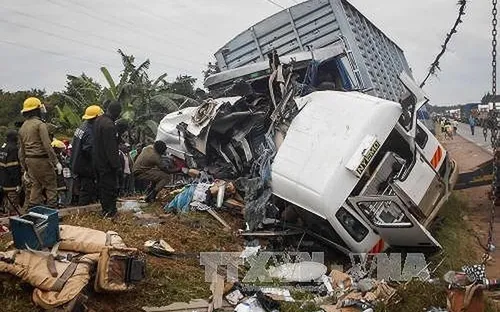 Tai nạn giao thông thảm khốc ở Uganda, gần 50 người thiệt mạng