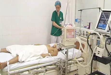 Nghệ An: Ba trong số 5 nạn nhân vụ ngạt khí độc ở hầm tàu cá đã ra viện