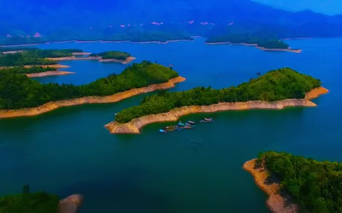 Khám phá Vịnh Hạ Long trên cao nguyên (20h55 thứ Sáu, 04/5 trên VTV8)