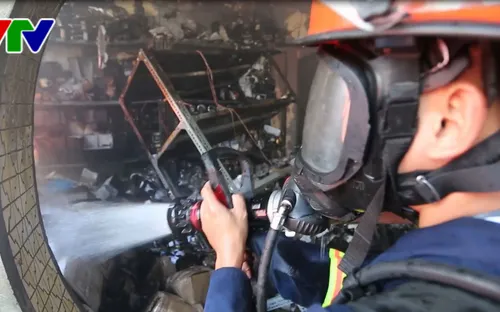 Hỏa hoạn thiêu rụi kho chứa hàng tại Đà Nẵng