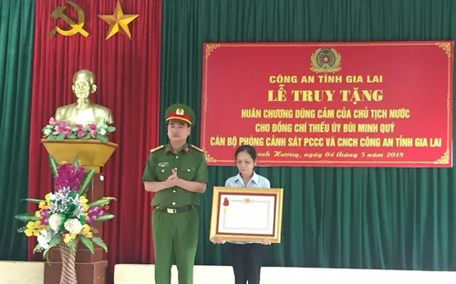 Truy tặng Huân chương Dũng cảm cho chiến sỹ Cảnh sát Phòng cháy, chữa cháy tỉnh Gia Lai