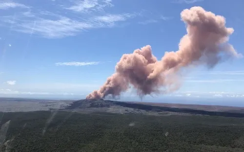 Núi lửa Hawaii phun trào, hàng ngàn người sơ tán khẩn cấp