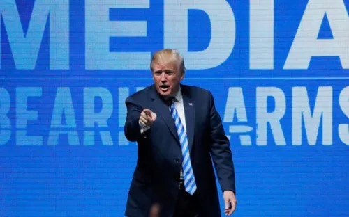 Phát biểu của Tổng thống Trump về luật súng đạn gây phẫn nộ ở Anh và Pháp