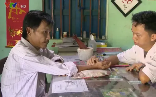 Một lương y vượt lên số phận, chữa bệnh cứu người