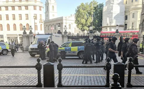 Đe dọa đánh bom ga tàu ở London, Anh