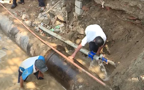 Nha Trang: Xuất hiện hố sâu trên vỉa hè