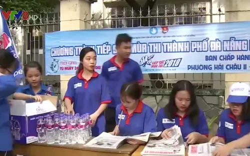 Màu áo xanh tình nguyện mùa thi 2018