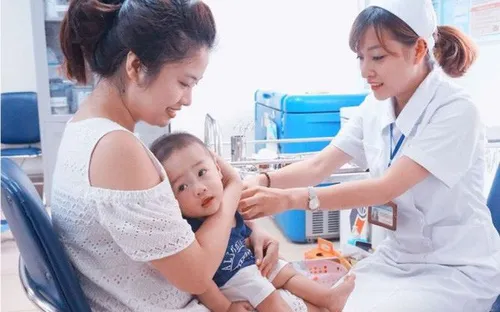 Tiêm chủng đầy đủ để phòng viêm não Nhật Bản cho trẻ