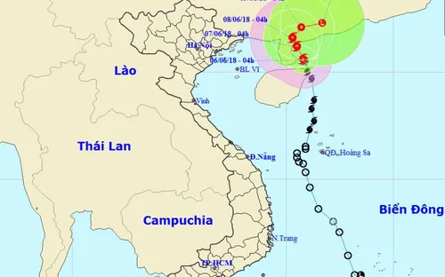 Bão số 2 di chuyển chậm theo hướng Bắc Tây Bắc, miền Trung nắng nóng nhất cả nước