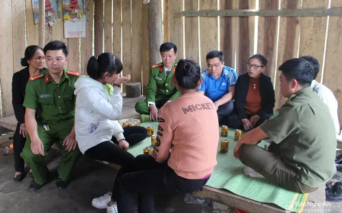 Báo động nạn dụ dỗ phụ nữ lừa bán sang Trung Quốc