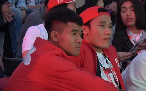 Phóng viên Thể Thao VTV tác nghiệp tại Nga:  Xem bóng đá trên sông Moscow cùng Tiến Dũng và Đức Chinh