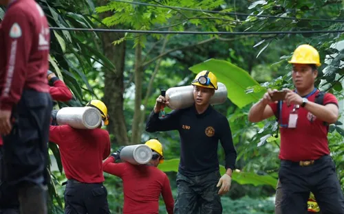 Hành trình giải cứu đội bóng Thái Lan: "Chúng tôi đã thoát chết trong gang tấc"