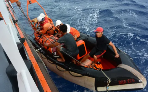 Cứu nạn thuyền viên tàu TTH 94448 TS bị nhồi máu não trên biển