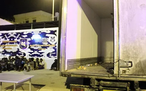 Libya phát hiện nhiều người di cư chết ngạt trong xe tải
