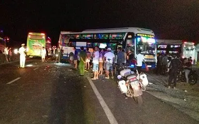 Khánh Hòa: Tai nạn giao thông nghiêm trọng, 2 người chết và nhiều người bị thương