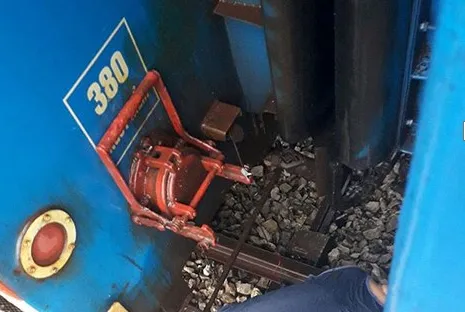 Tàu SE5 bị đứt móc nối giữa hai toa xe