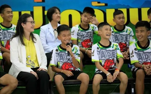 Đội bóng nhí Thái Lan đã cố gắng đào hang Tham Luang suốt 10 ngày để tìm đường ra