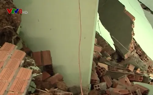 Sạt lở đất tại Lâm Đồng vùi lấp nhiều nhà dân