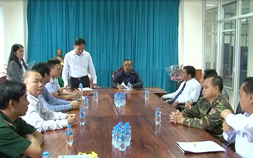 Tỉnh Kon Tum thăm, hỗ trợ nhân dân tỉnh Attapư bị thiệt hại do sự cố vỡ đập thủy điện