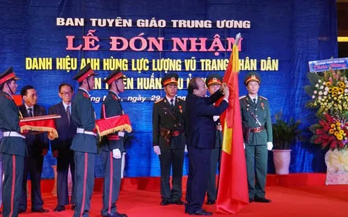 Ban Tuyên huấn Khu ủy Khu V đón nhận danh hiệu Anh hùng Lực lượng Vũ trang Nhân dân
