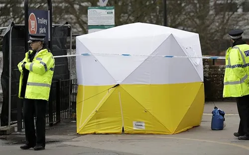 Anh họp khẩn cấp về vụ công dân nhiễm chất độc Novichok