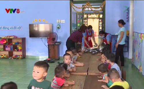 Bất cập quy định về nhân viên cấp dưỡng bậc mầm non