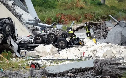 Vụ sập cầu cạn tại Italy: Thủ tướng Conte ban bố tình trạng khẩn cấp ở Genoa