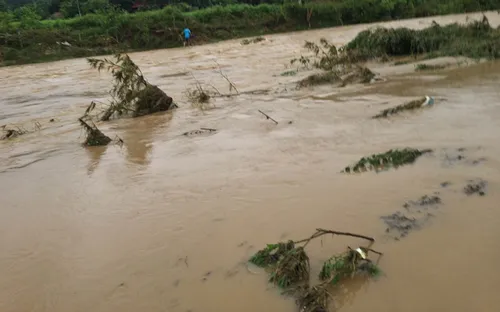 Nghệ An huy động mọi nguồn lực khắc phục bão lụt