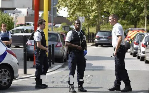 Thủ phạm tấn công bằng dao tại Pháp bị tâm thần